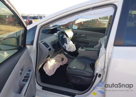 2015 Toyota Prius V Four z USA, uszkodzony, nr VIN JTDZN3EU1FJ035185